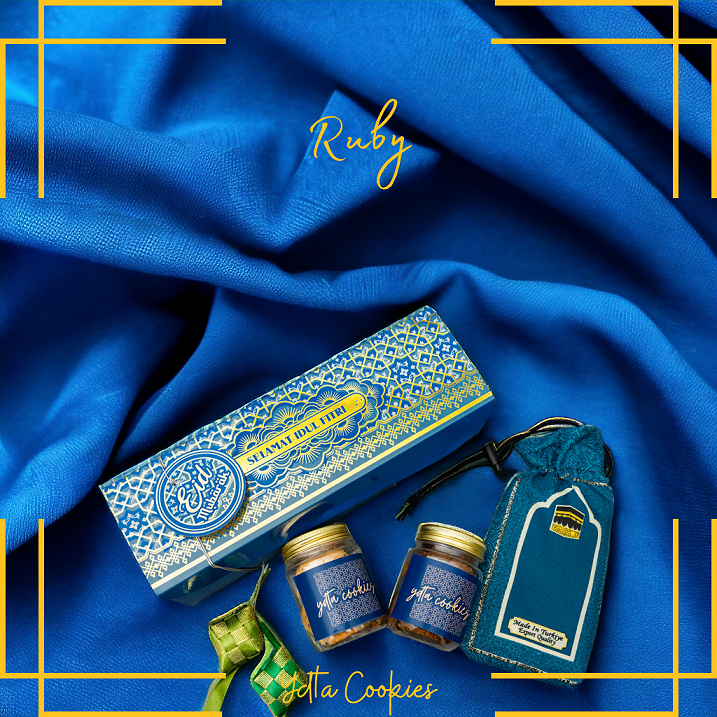 

RUBY - PARSEL RAMADAN HAMPERS 2 COOKIES 1 SAJADAH