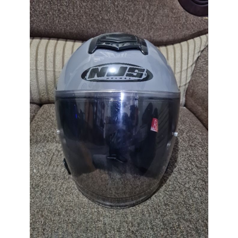 Helm NJS Kairoz bekas pakai