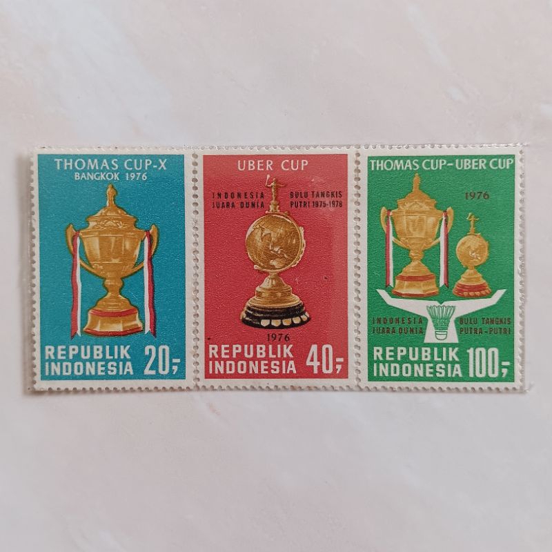 

(AB) Perangko Indonesia 1976 Indonesia Juara Dunia Bulu Tangkis Putra-Putri Set Lengkap 3pcs Mint