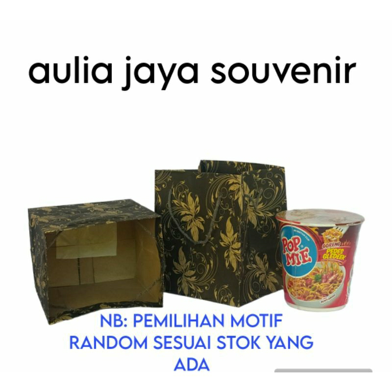 

Paperbag R-3 donat motif 1 warna ukuran 14x12x16/ isi 12pcs (PEMILIHAN MOTIF RANDOM TERGANTUNG STOK YANG ADA)