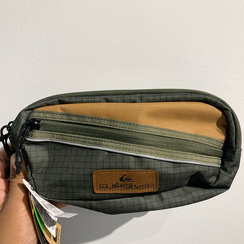 TAS PINGGANG PRIA QUIKSILVER ORIGINAL JUNGLER