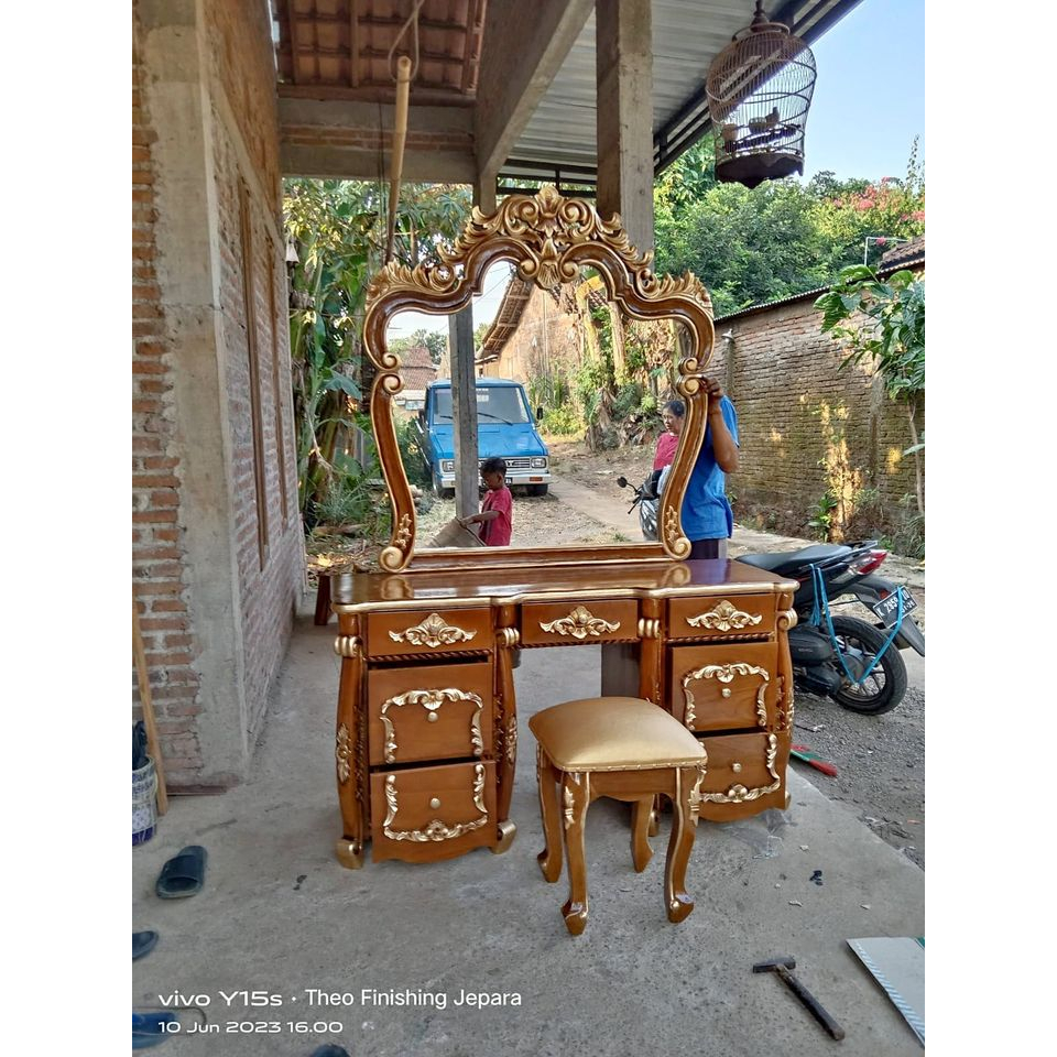Meja Rias Tolet Kayu Jati Ukir Mewah Kuda Laut
