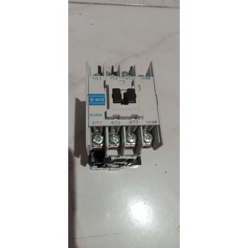 CONTACTOR Mitsubishi SN 10 20a COIL 220VOL