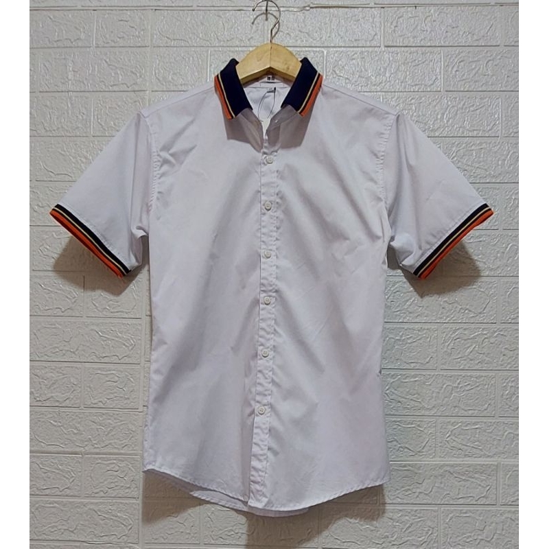 kemeja uniqlo lengan pendek/kemeja krah pria