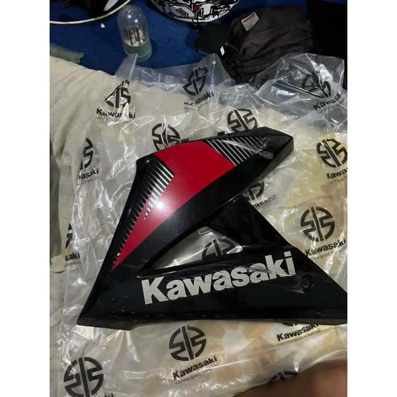 Fairing 1set sebelah kiri ninja rr new