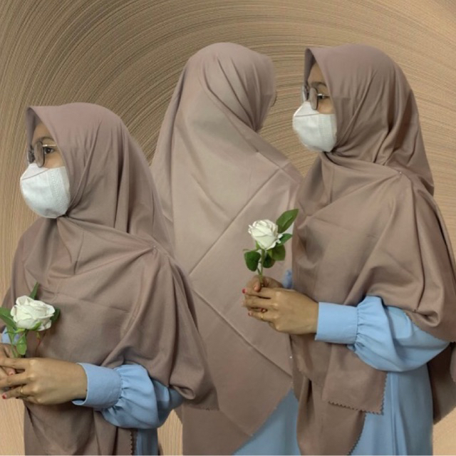 Jilbab segi empat syar’i polos ukuran 130x130 bahan voal miracle