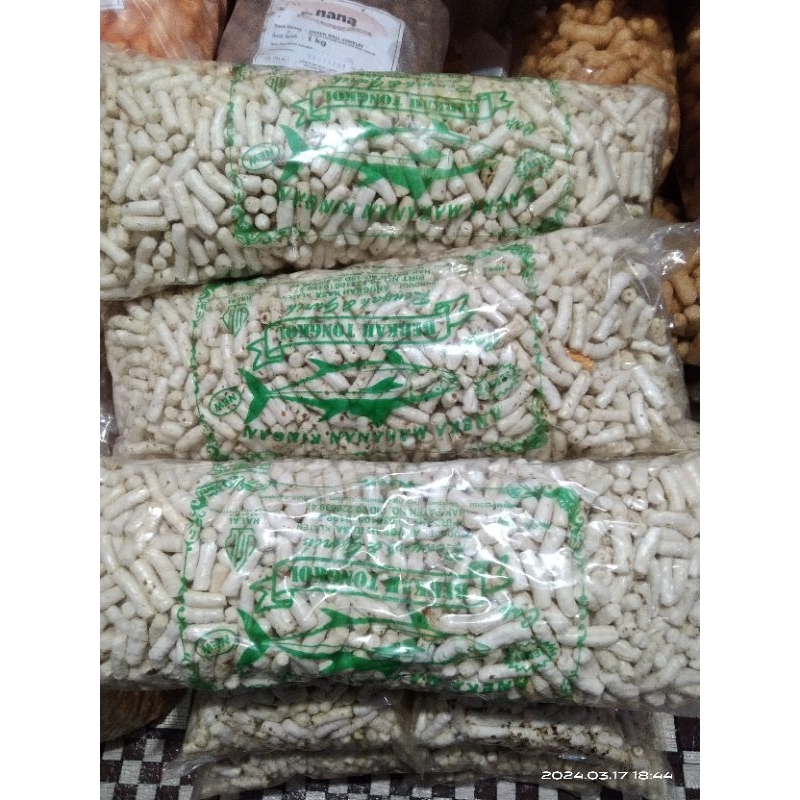 

Krupuk Tongkol 1kg / Berkah tongkol 1000g / krupuk tongkol / krupuk tengiri 1kg / krupuk tongkol 1bal