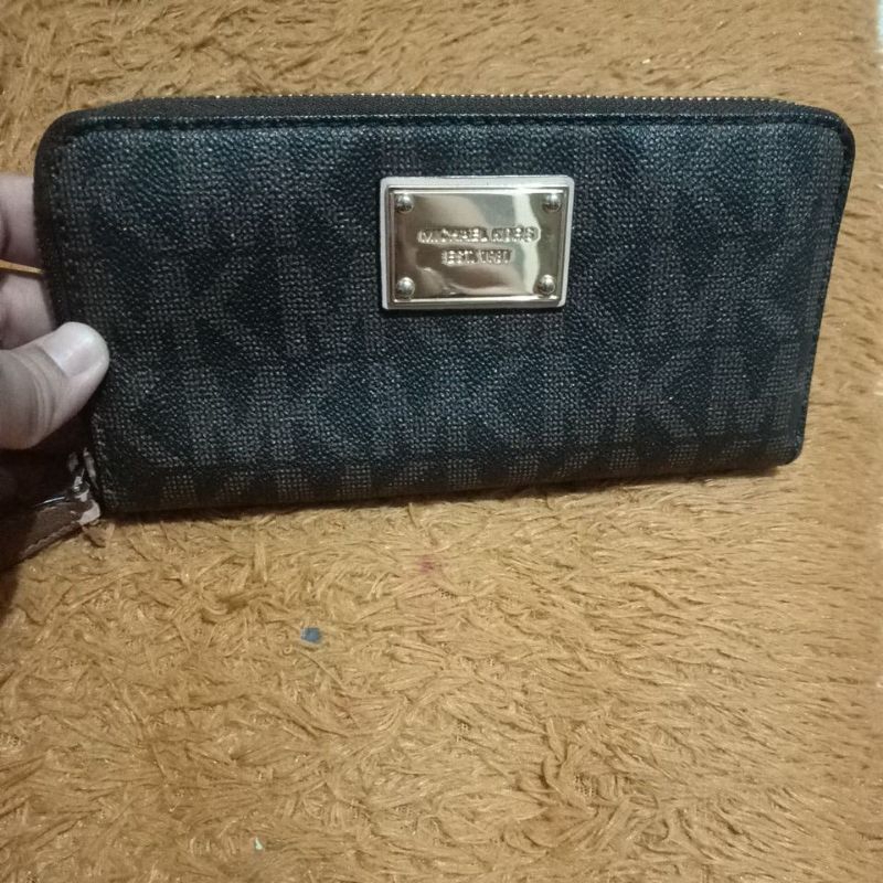 Dompet MK preloved
