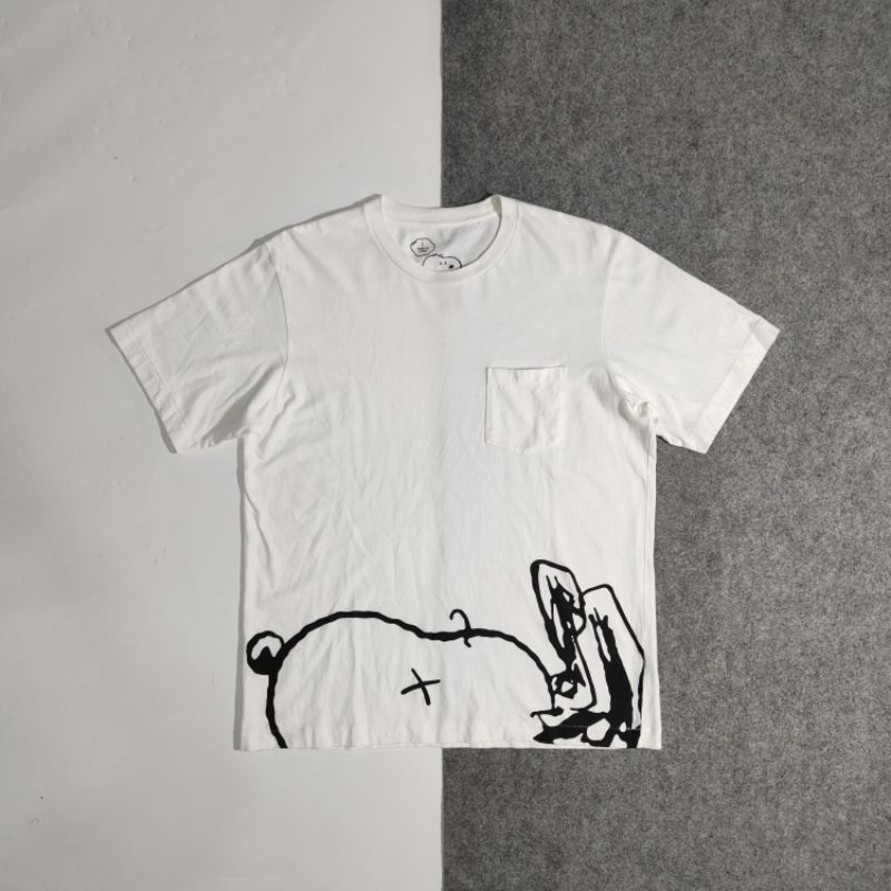 Kaos Uniqlo Kaws Second