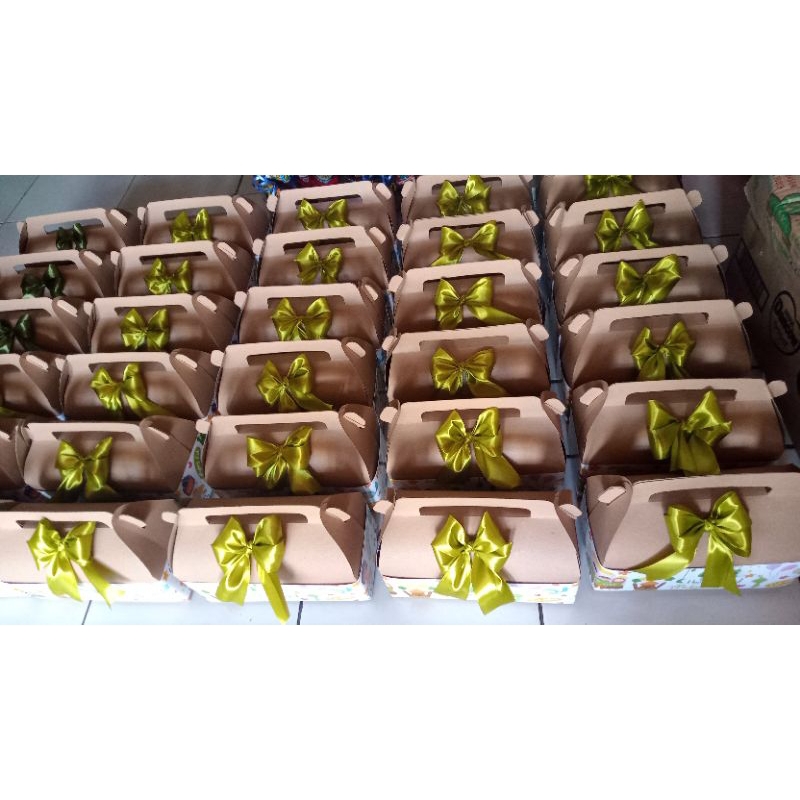 

10 PAKET hampers anak /parcel anak anak /parcel lebaran anak