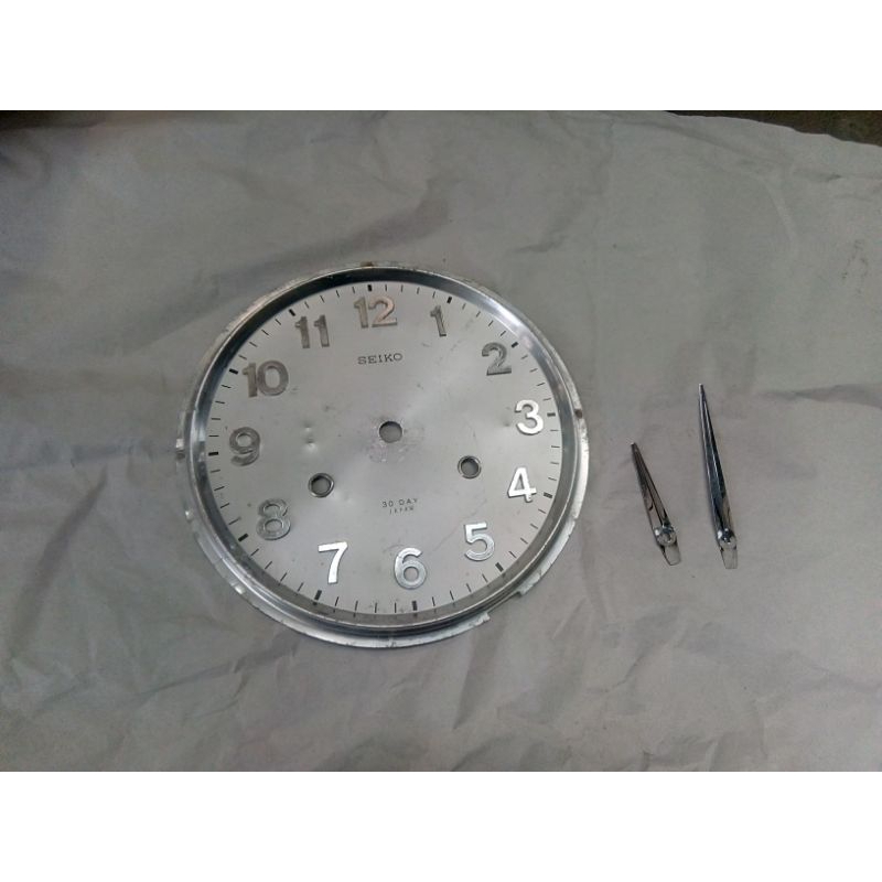 plat jam dinding Seiko lorus 30hari