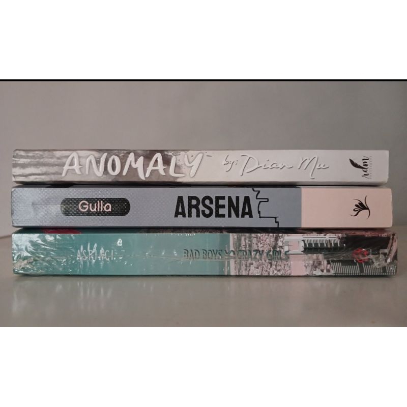 Novel Ori Preloved Anomaly, Arsena, Bad Boys vs Crazy Girls (masih sealed)
