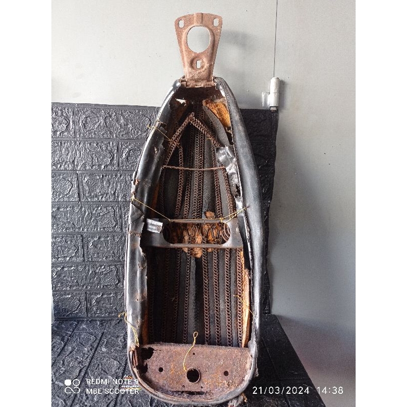 Rangka jok vespa Spartan original copotan asli piaggio