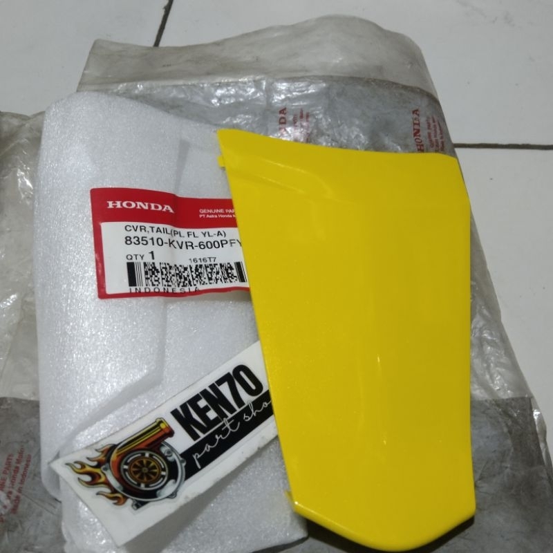 cover tail sambungan body belakang Revo 100 kuning original