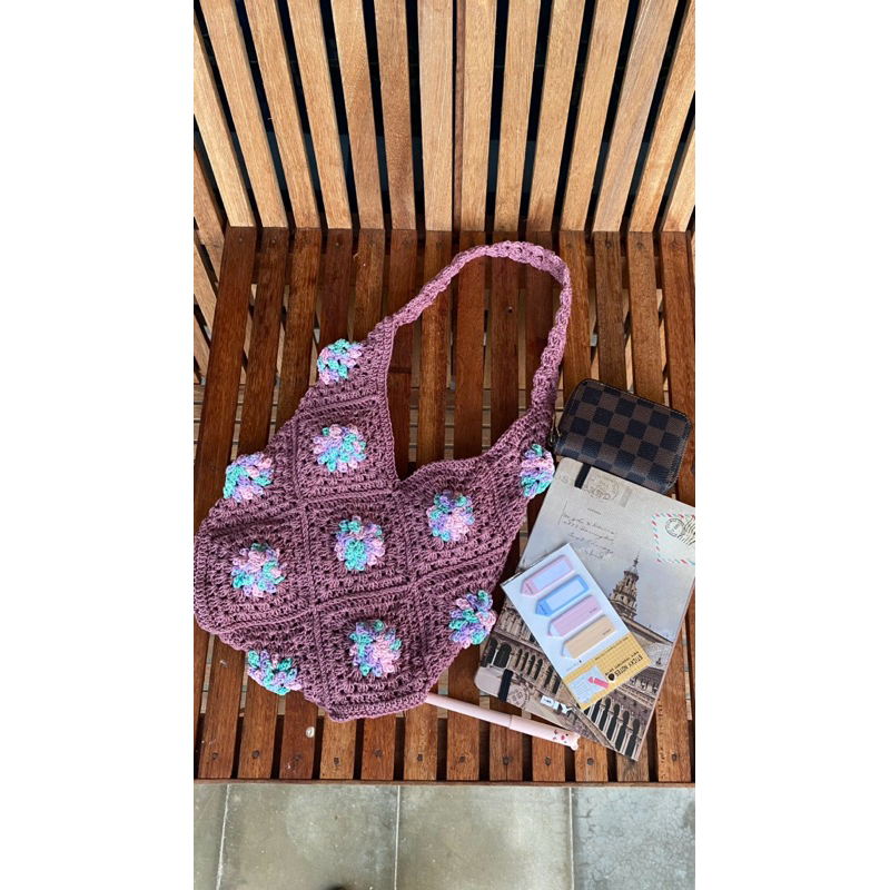 tote bag rajut granny square