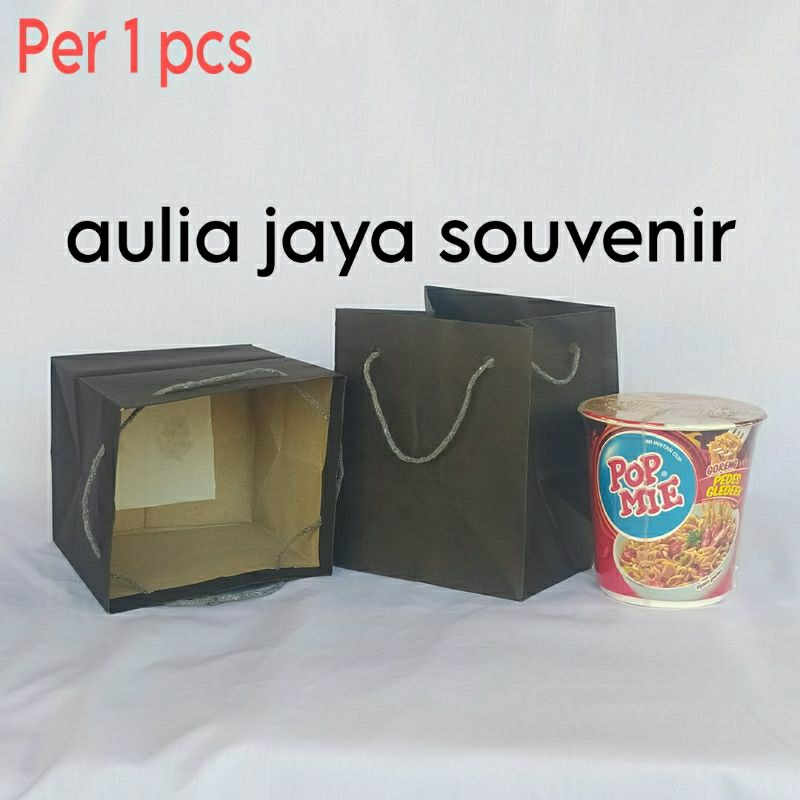 

Paperbag R-3 Donat Warna Hitam Polos Ukuran 14x12x16/ Harga Per 1pcs