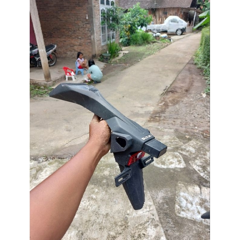 Spakbor Slebor Belakang Suzuki GSX 150 R Gsx Original