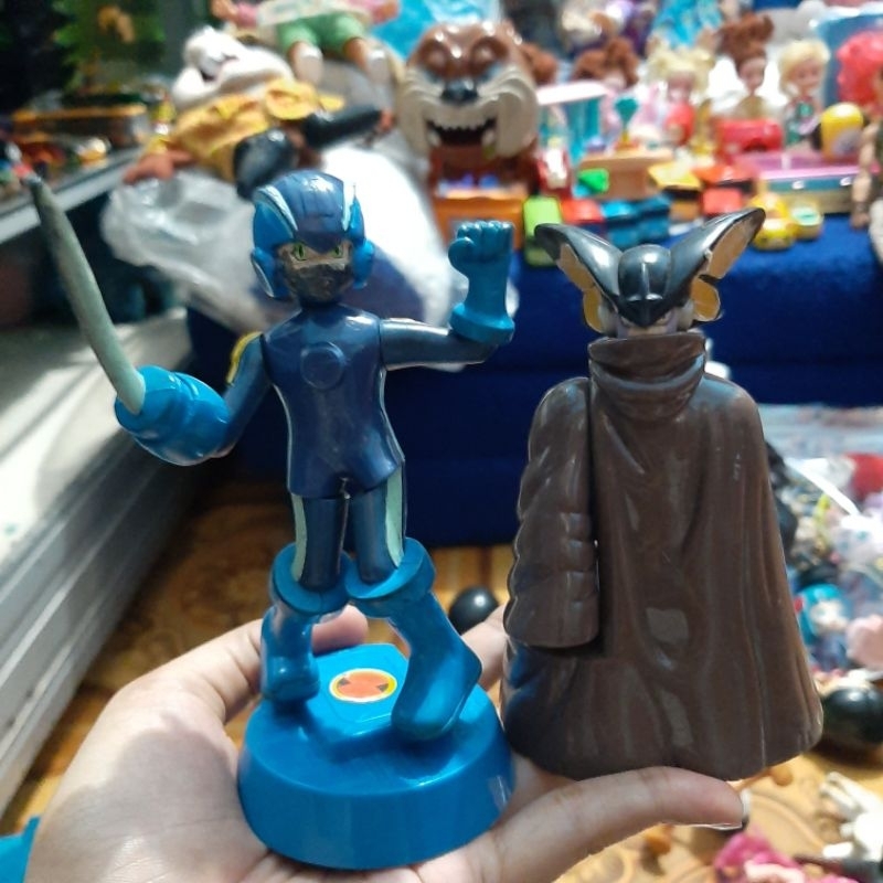 Mainan / figure dikoleksi megaman rockman & shogakukan