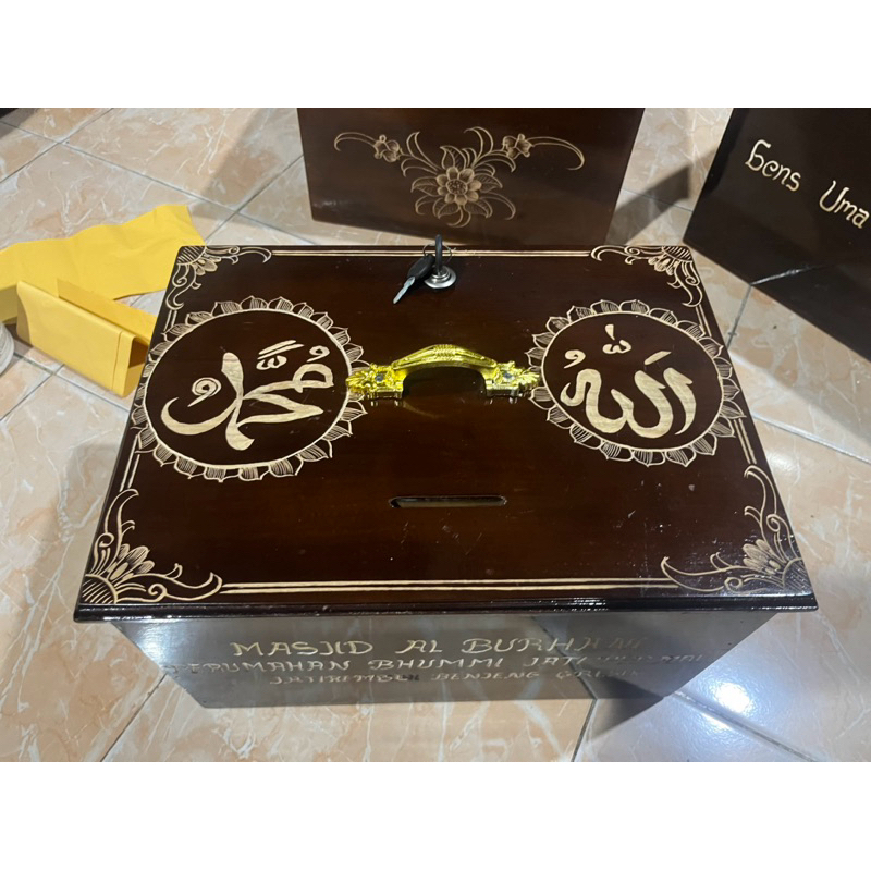 KOTAK AMAL JUMBO UKURAN Panjang 35cm x Lebar 22cm x Tinggi 30cm / CELENGAN / KOTAK DONASI / TEMPAT P