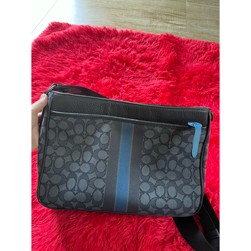 Coach Men Signature Slingbag