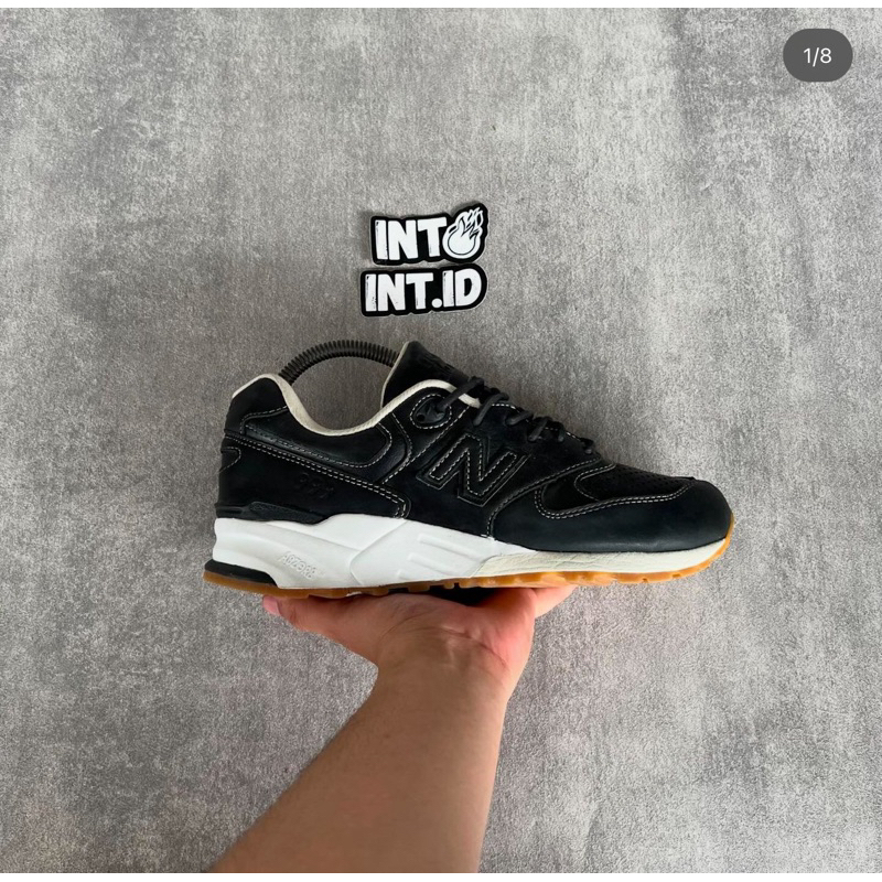 NB 999 Classic Black