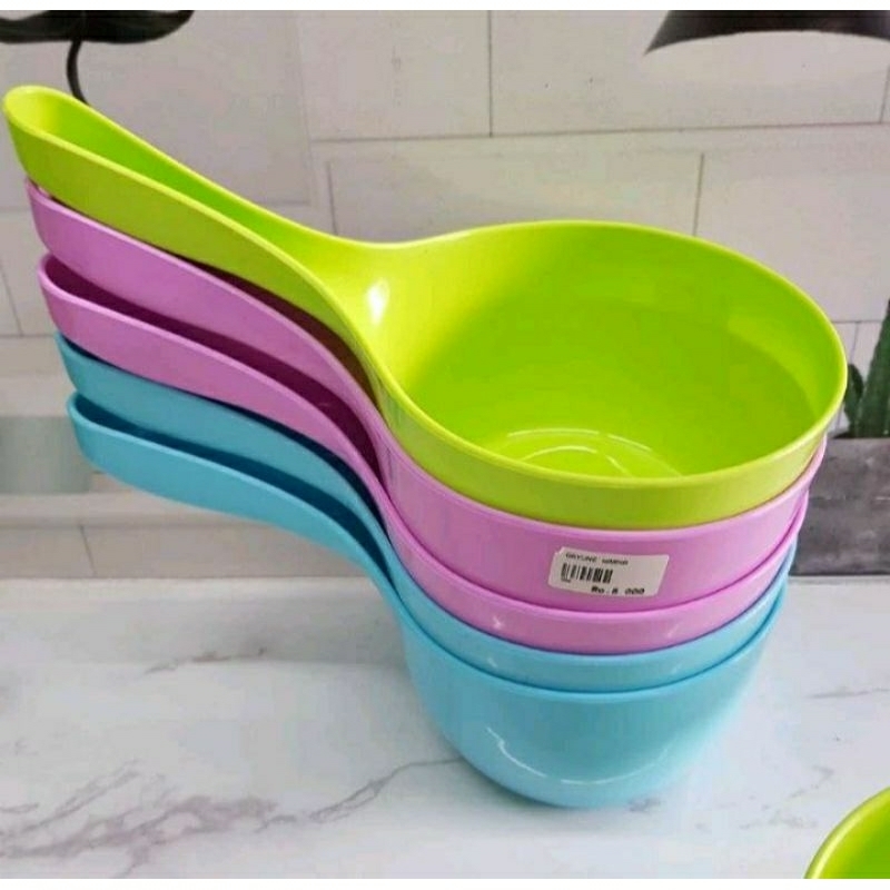 Gayung Mila Estetik kekinian milenial plastik warna hijau biru pink unik lucu Mila M050