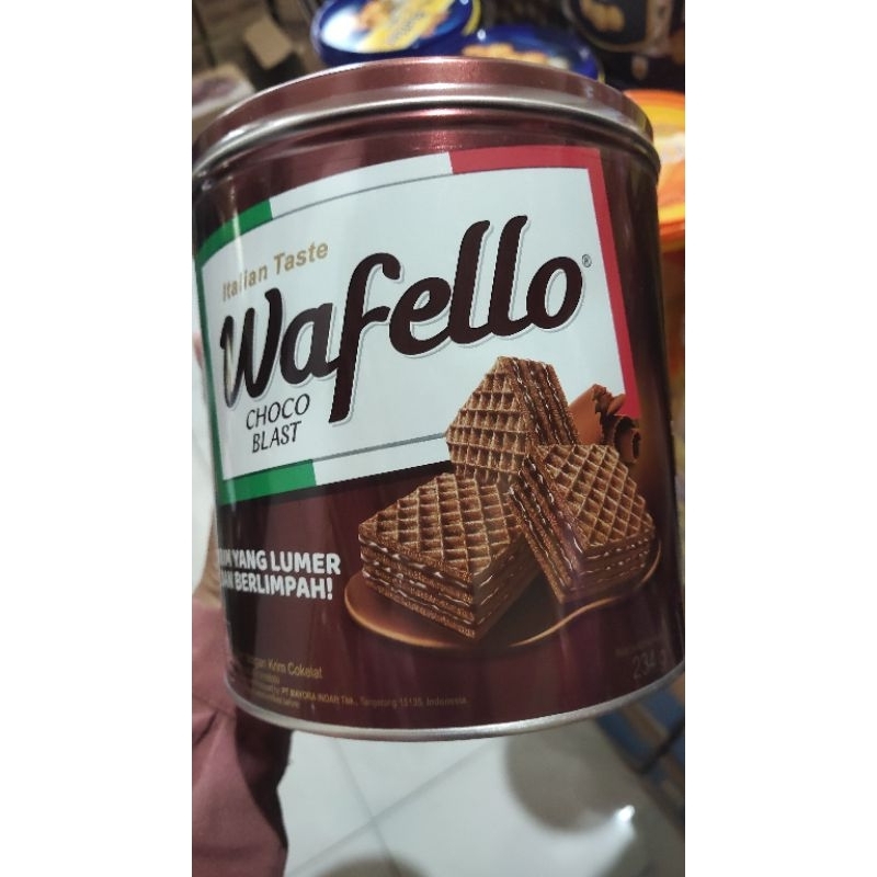 

Wafello Wafer coklat kaleng