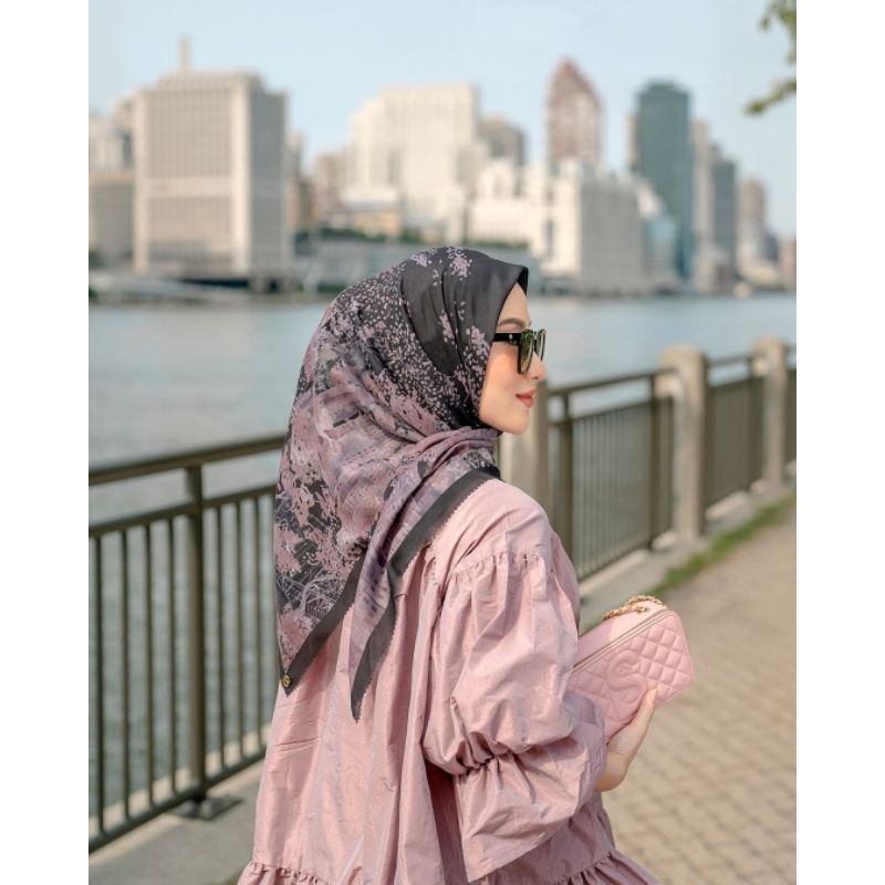 [NEW&ORIGINAL] NewYork 3 East Village Voile Square by Buttonscarves Voal Black BS Hijab Sale ORIGINA