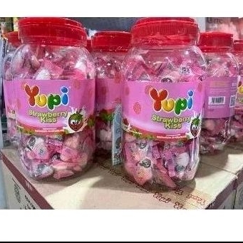 

PERMEN YUPI STRAWBERRY DAN MIX JAR KISS 300G