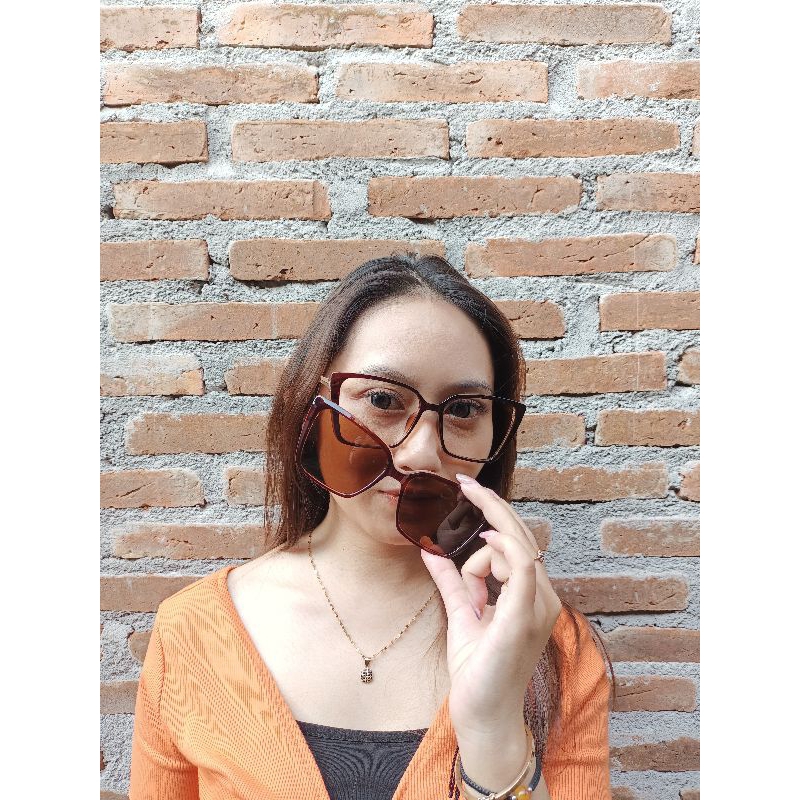 kacamata clip-on