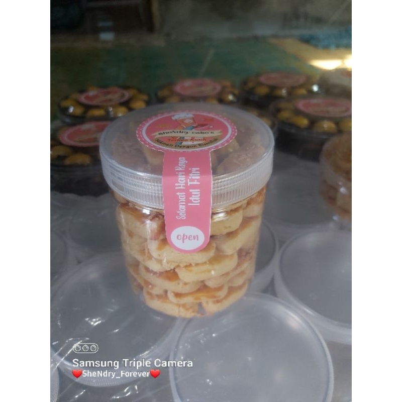 

kue kering kastengel keju gurih