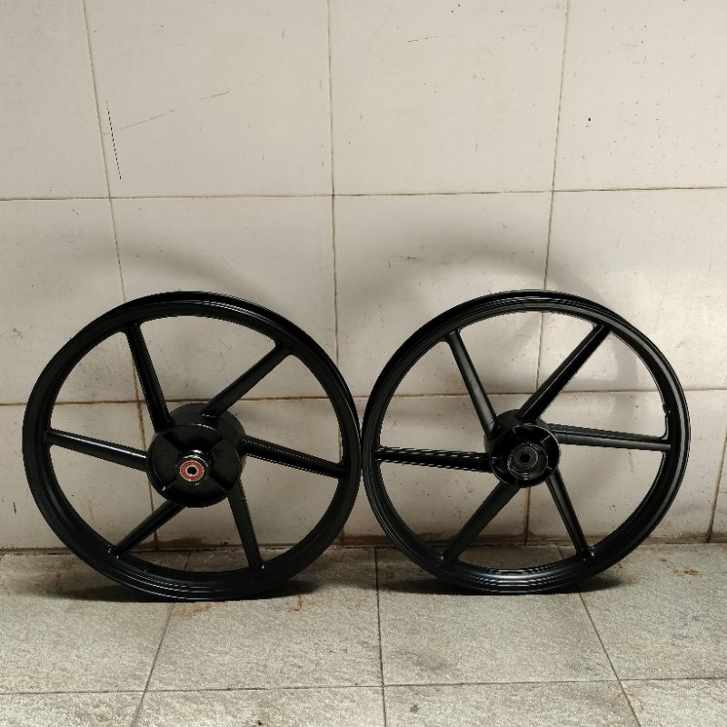 Pelk racing velk racing velg racing Shogun 125 palang 6 miring hitam