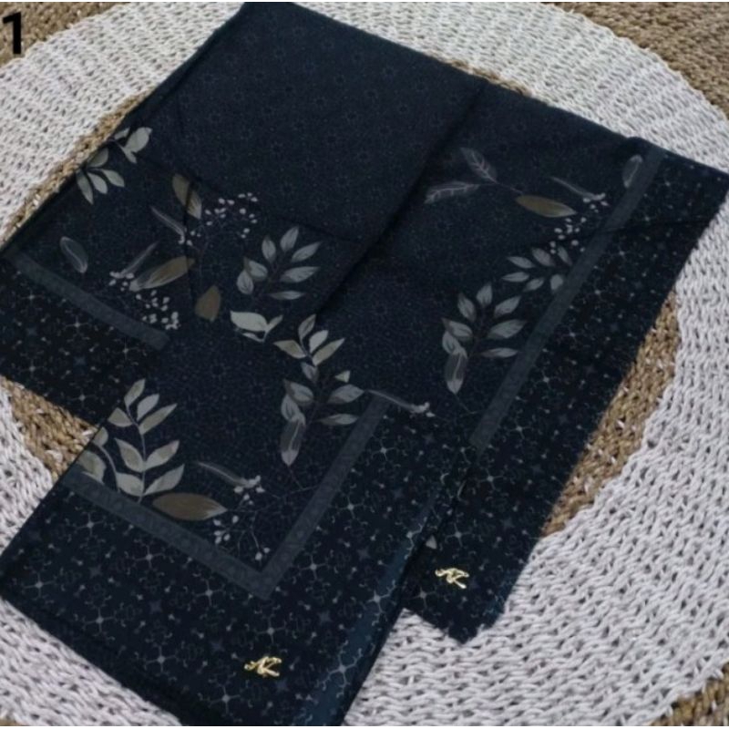 hijab segiempat azara hitam motif