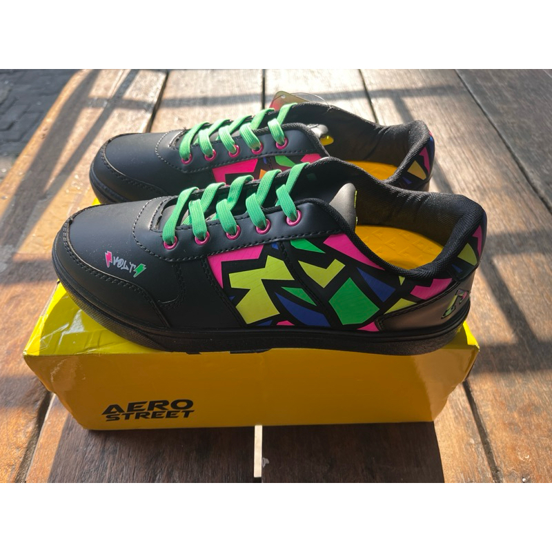 aerostreet x volt size 44