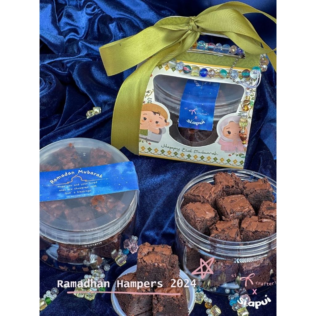 

Ramadhan Hampers Brownie Bites & Multifunctional Phone Charm & Tasbih by @Si.Crafter x @Si.Apui | EID 2024 Premium Hampers