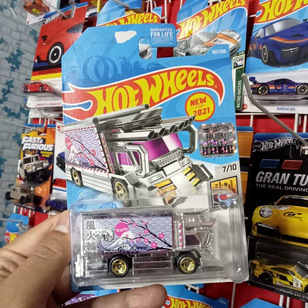 Hot Wheels Raijin Expres Series