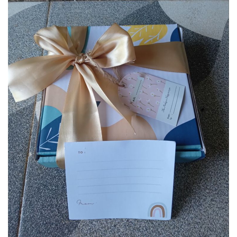 

gift box kotak hadiah
