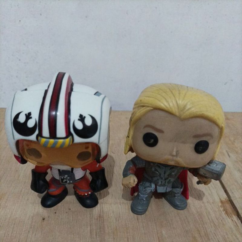 Funko Thor, ant man, aquaman