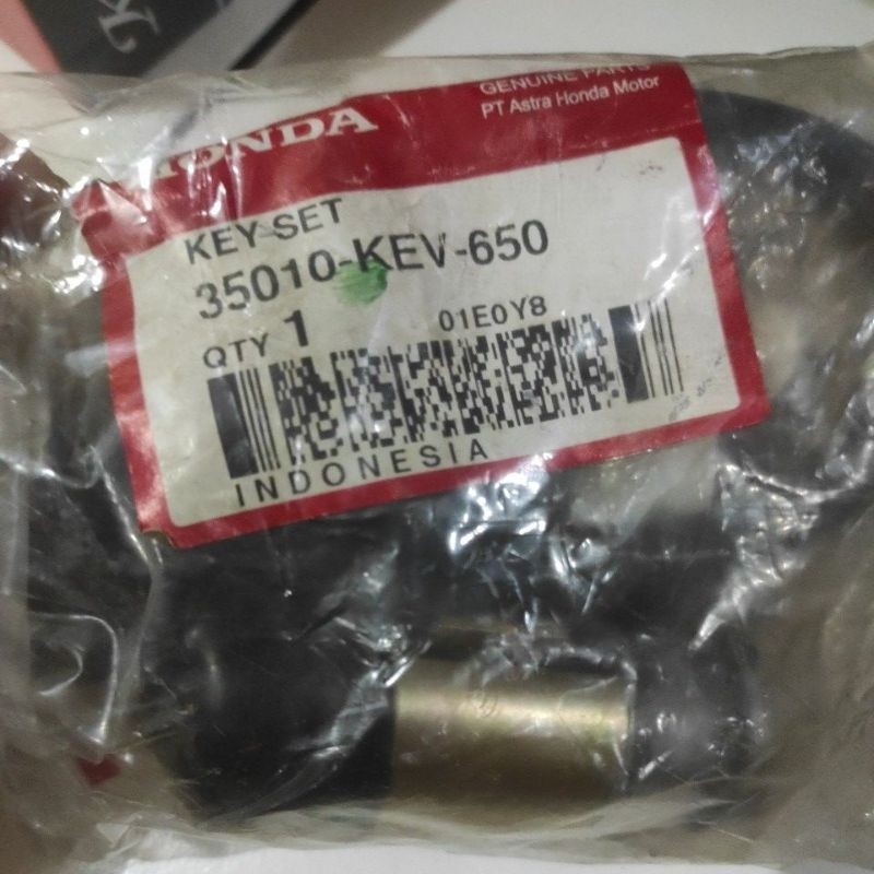 Kunci kontak motor Honda set 35010-KEV-650 dengan jok