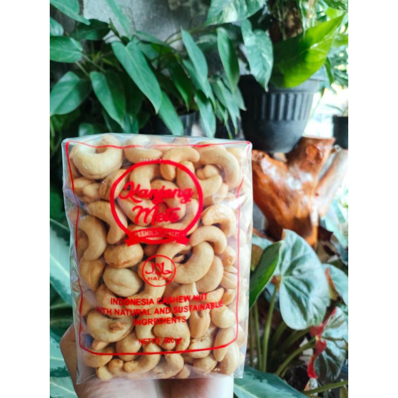 

Kanjeng Mete Kacang Mede Mete Premium Super Asli Wonogiri Goreng Gurih Kriuk kemas 500gr