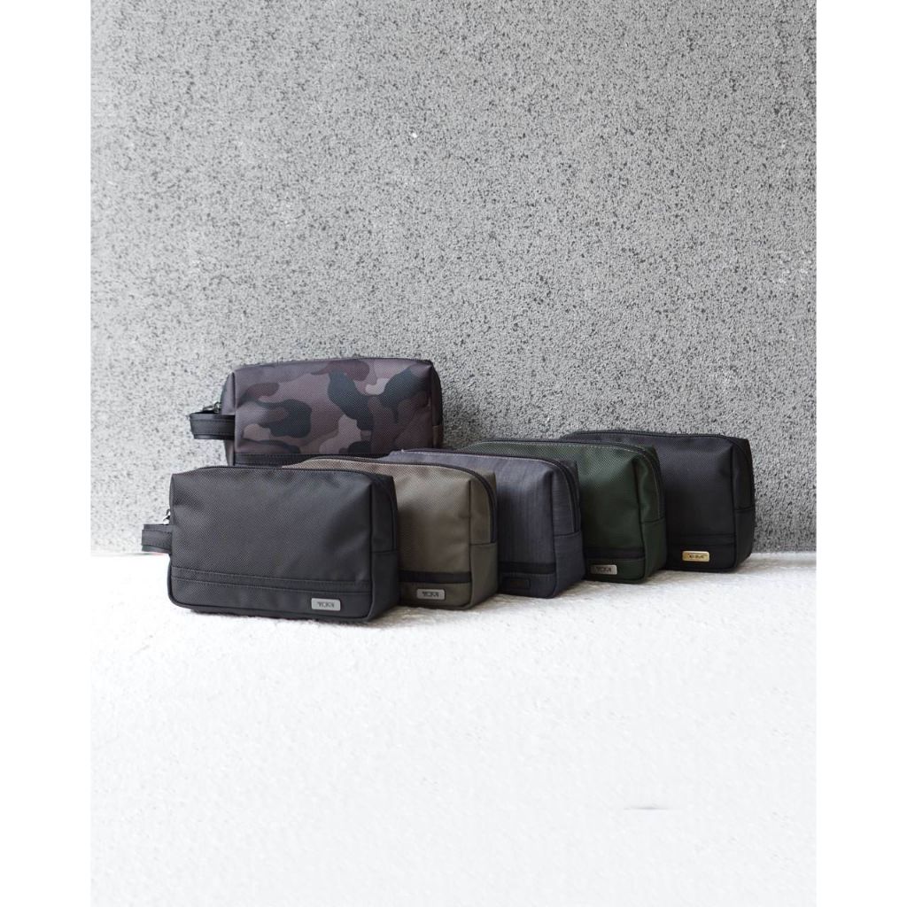 TUMI pouch medium kit