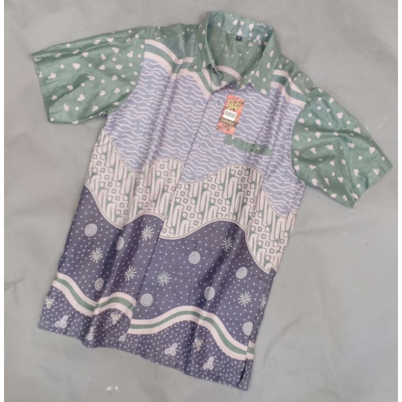 Kemeja Batik Pria Lengan Pendek Kombinasi Hijau