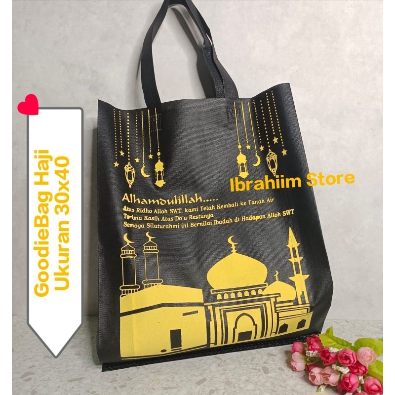 

(Isi 12 pcs) Goodie Bag Oleh oleh Haji dan Umroh / Tas Oleh Oleh Haji dan Umroh Ukuran 30x40 / Tas Souvenir Haji dan Umroh