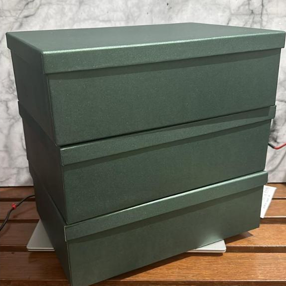 

GIFT BOX | PREMIUM | kotak HIJAU lebaran ukuran 32 x 22 x 10 | hard box / kemasan ulang tahun