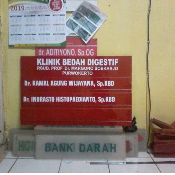 

PAPAN NAMA DOKTER JAGA UK. 80 cm x 60 cm AKRYLIK SLIDING