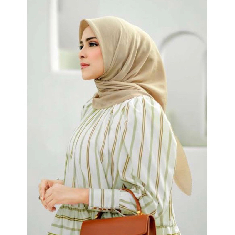 Buttonscarves Tapis Embossed Wheat