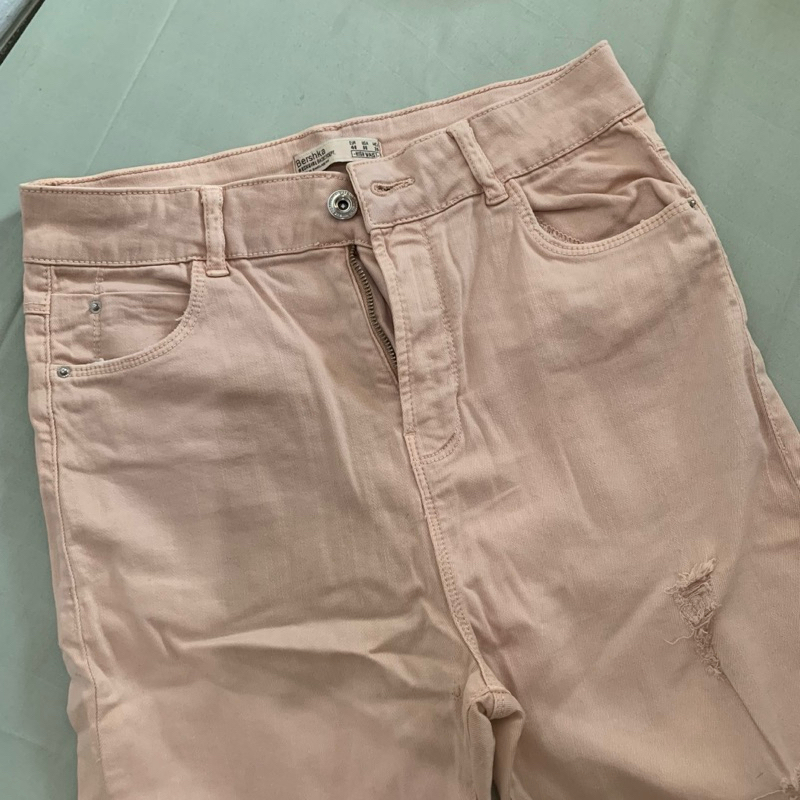 Bershka Highwaist Ripped Jeans