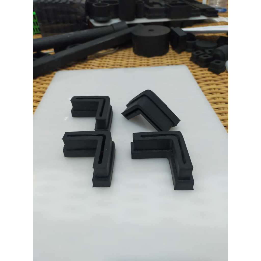 karet siku rak besi 4x4cm