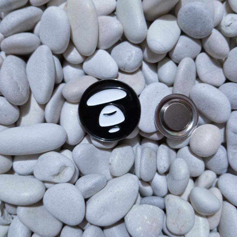 pin custom AAPE