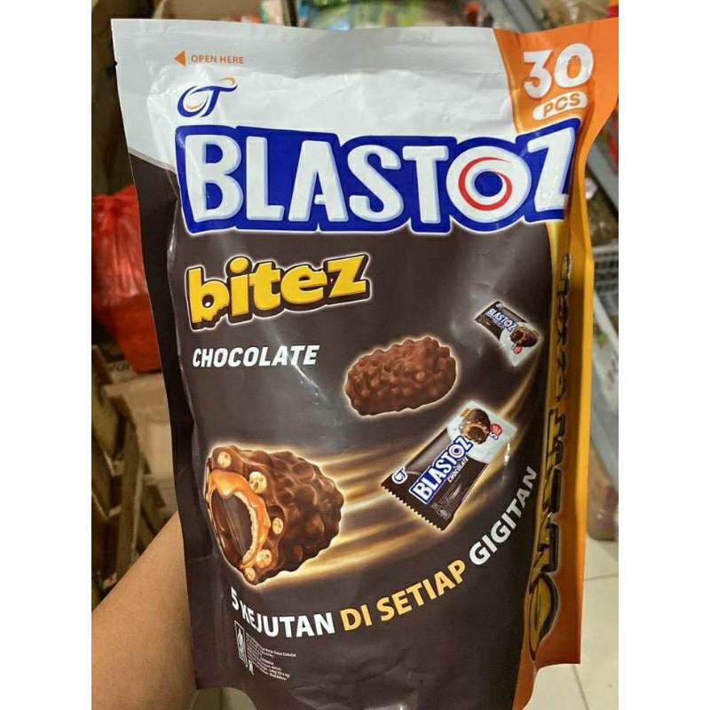 

OT Blastoz bite Chocolate isi 30pcs || Blastoz termurah || Cemilan coklat || cemilan enak || makanan enak || cemilan murah || cemilan viral